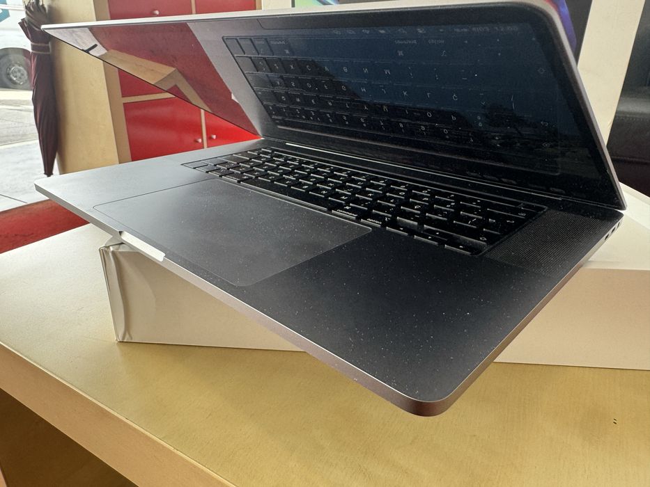 Macbook pro A2141 I7 ( 16gb/512gb)