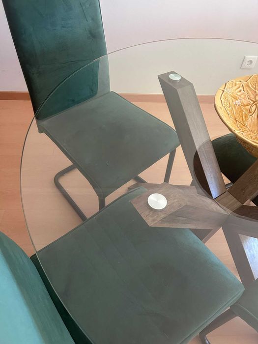 Mesa de jantar com 5 cadeiras