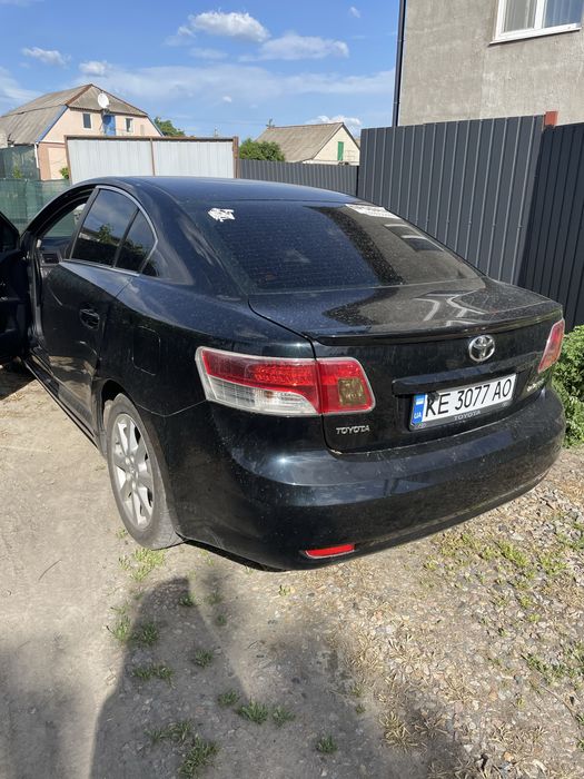 Tayota avensis 2011