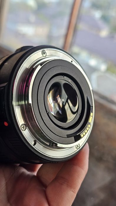Об'єктив tamron 28-75 на canon