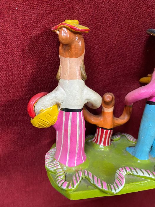 Sagrada Família escultura fabrico de Barcelos. Assinado Ana Baraça