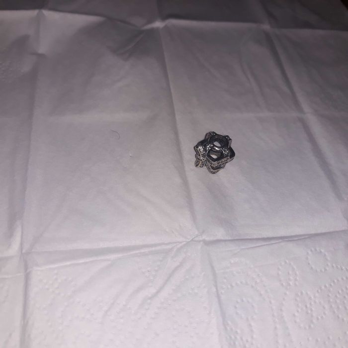 Charms  prezent cyrkonie do Pandory