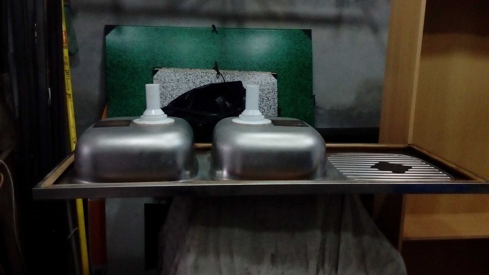 Lava-loiças duplo, em inox, com escorredor