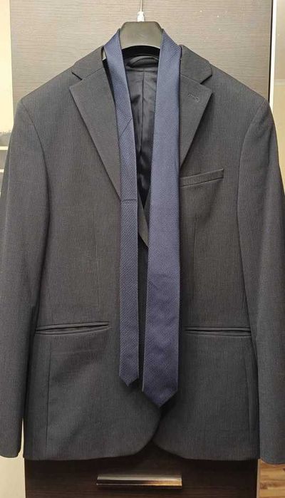 Garnitur granatowy regular fit
