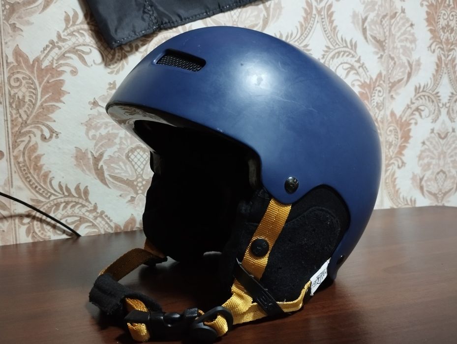 Продам Шолом в хорошому стані