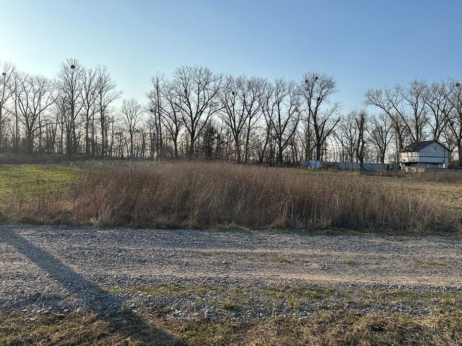 Продається земельна ділянка в Бохониках