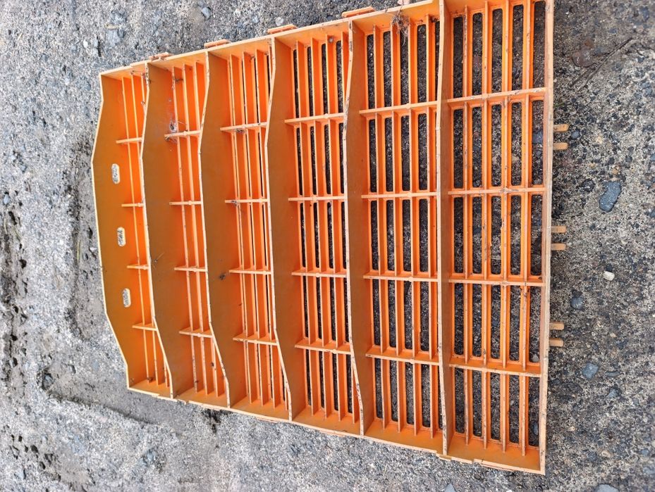 Ruszta plastikowe warchlakowe 50x60.