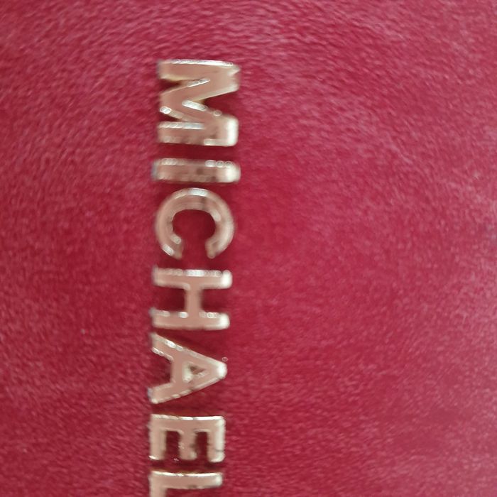 Duży czerwony portfel