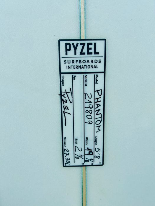 Prancha de surf Pyzel Phantom 5’8”