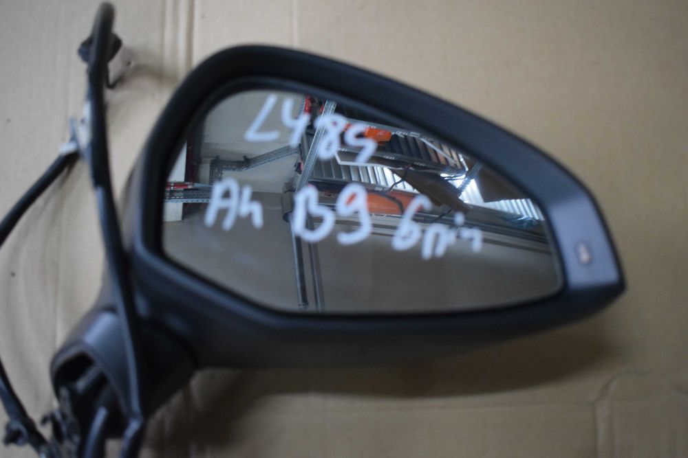 lusterko prawe 6 PIN AUDI A4 B9 8W LY8S. europa