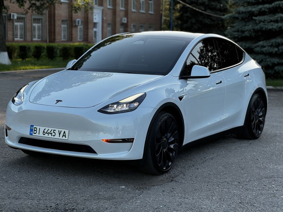 Tesla model Y Perfomance 2023