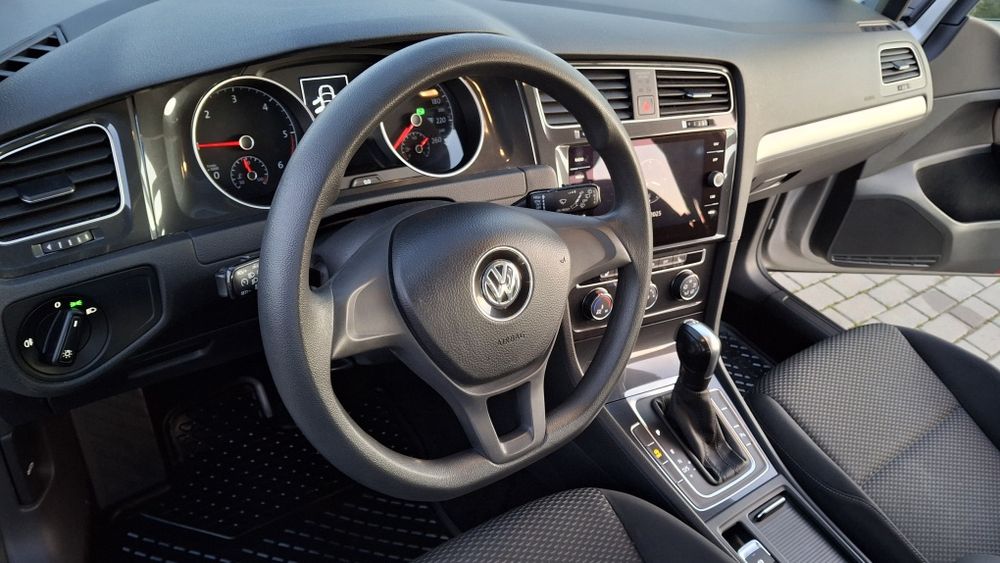 Продам Гольф 7 1.6 диз.Автомат.20р.