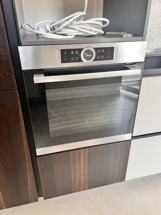 Духова шафа електрична Bosch HBG634BS1