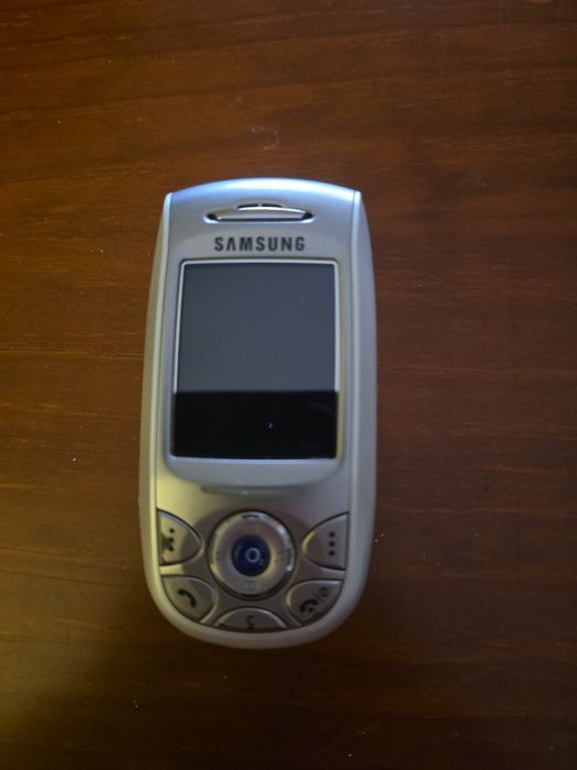 Samsung SGH-E800 – Telemóvel clássico vintage slider