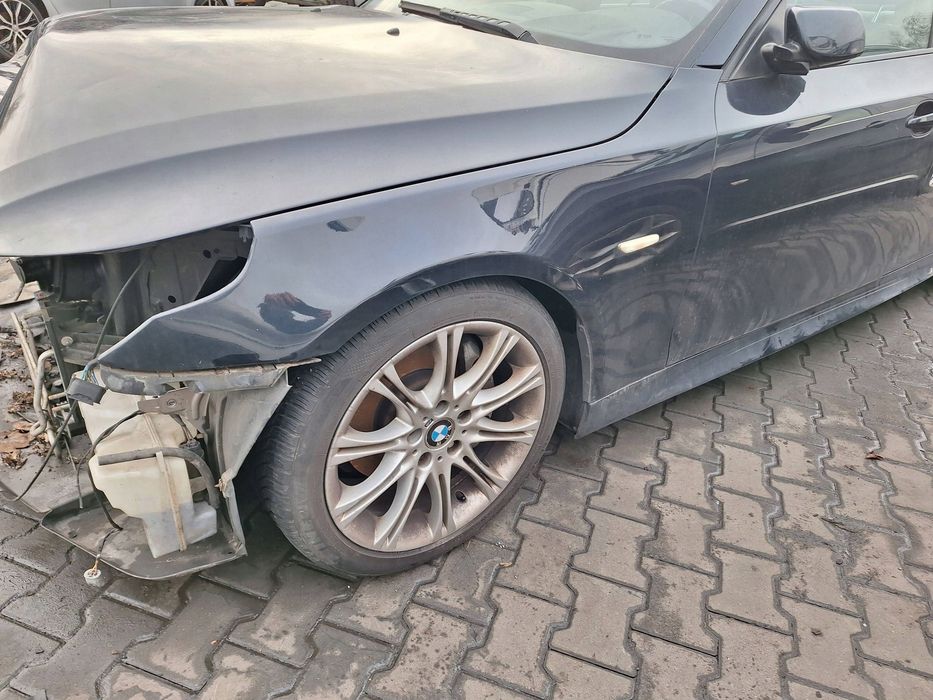 bmw 5 e60 e61 lci carbonschwarz metallic 416 granatowy błotnik przód lewy