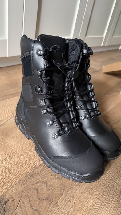 Buty z membraną izolacyjną