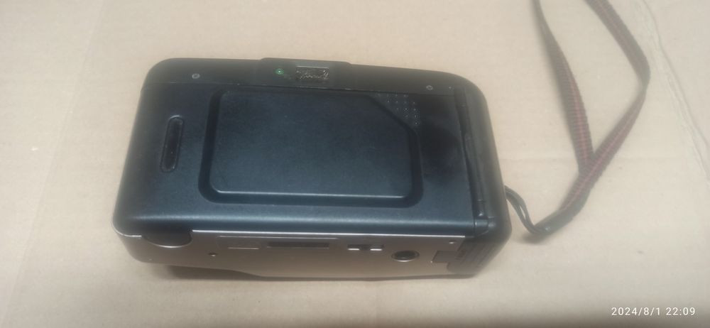 Фотоапараты. 1 Premier. 2 Kodak pro star 222