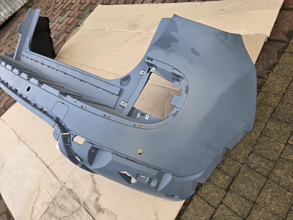 Nowy zderzak tylny tył Fiat 500L Trekking  PDC
