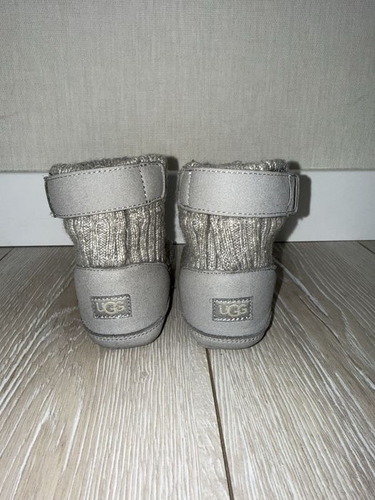 Ugg , пинетки осень  20,5 размер 12,5см