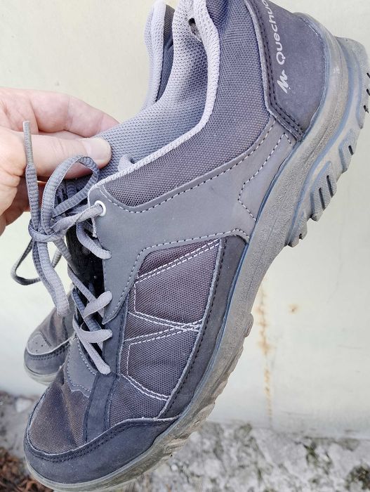 QUECHUA. Buty sportowe. Męskie