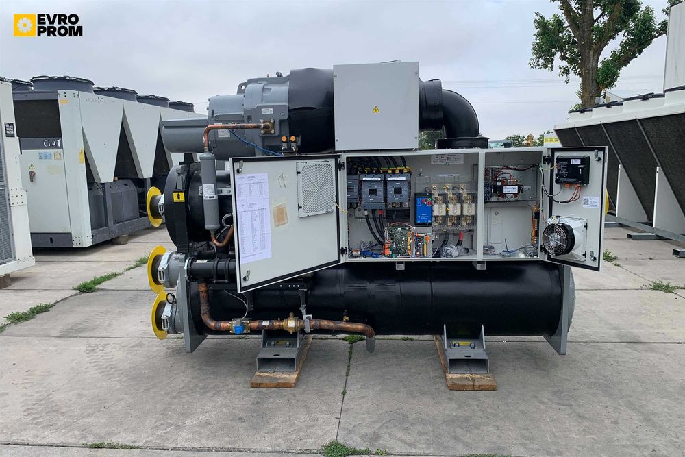 Chiller / Agregat wody lodowej CARRIER 30XW 0852B0010 829 KW. Nowy.