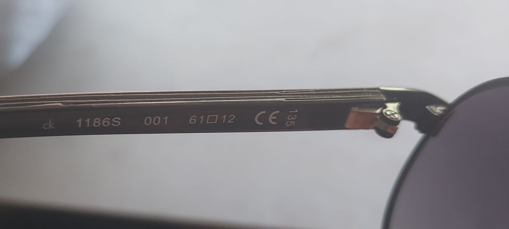 Oculos escuros Calvin Klein 1186S NOVOS