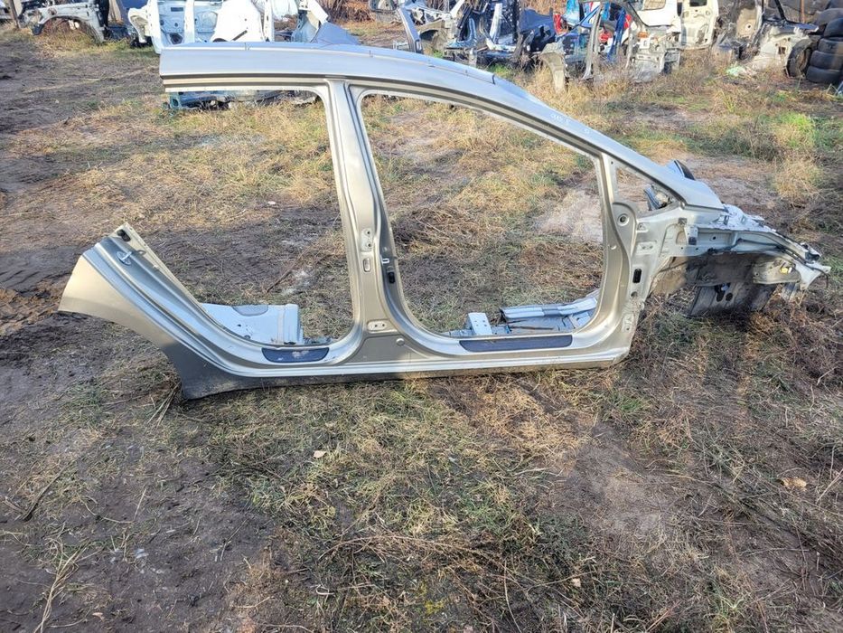 KIA CEED II PRÓG PRAWY ZEJŚCIE SŁUPEK