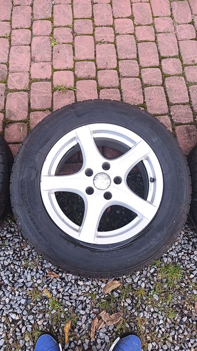Opony zimowe na felgach aluminiowych 16" Kia sportage Hyundai Tucson