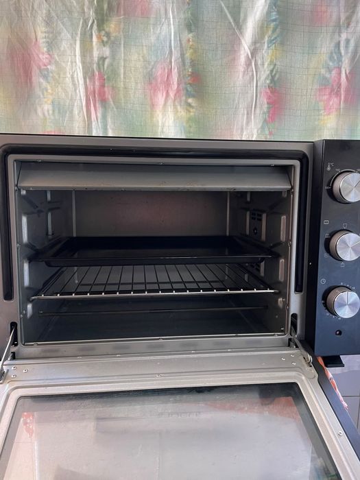 Forno eléctrico grande