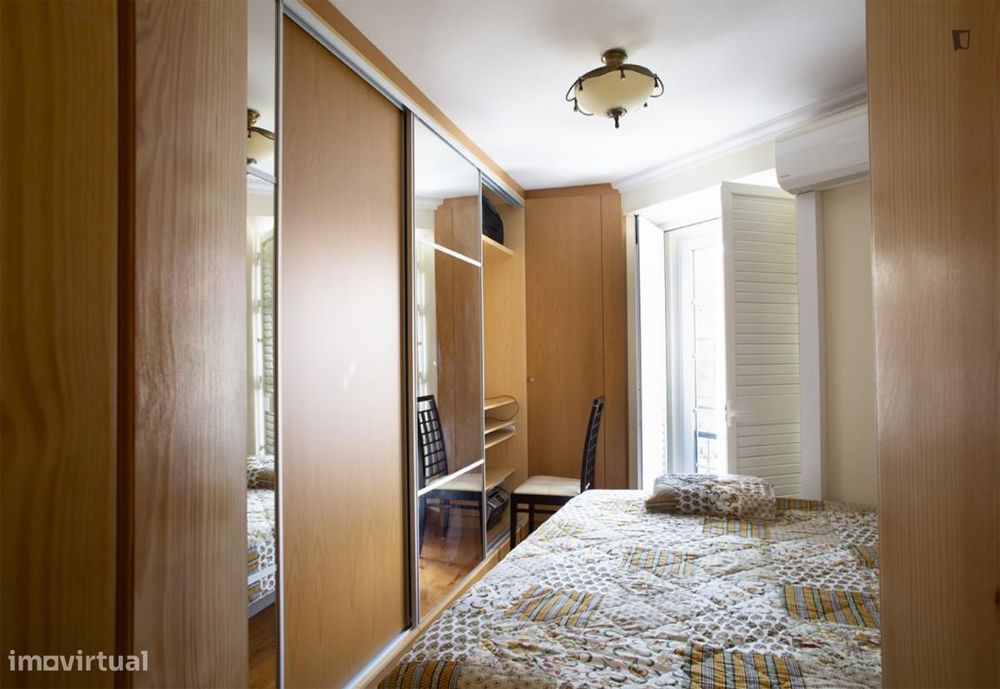 Quarto - localizado em Mouraria Lisbon