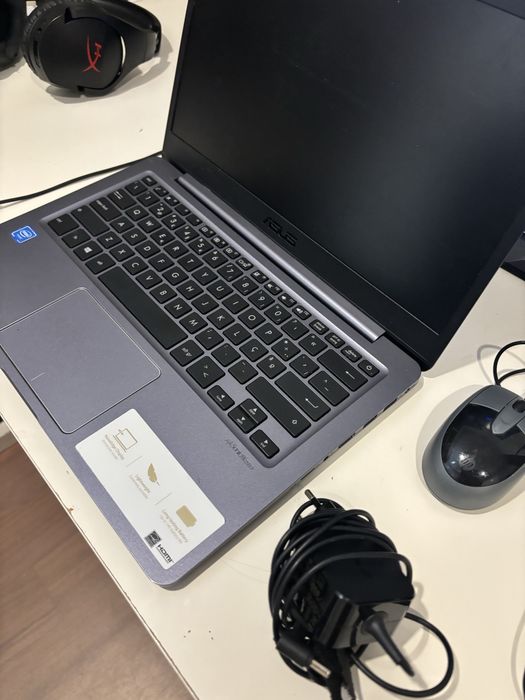 Portátil ASUS cinzento
