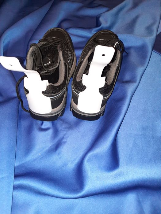 Łyżki do błyskawicznego ubierania adidasów