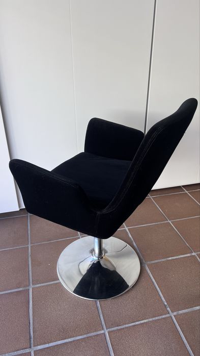 Cadeirão Preto em veludo