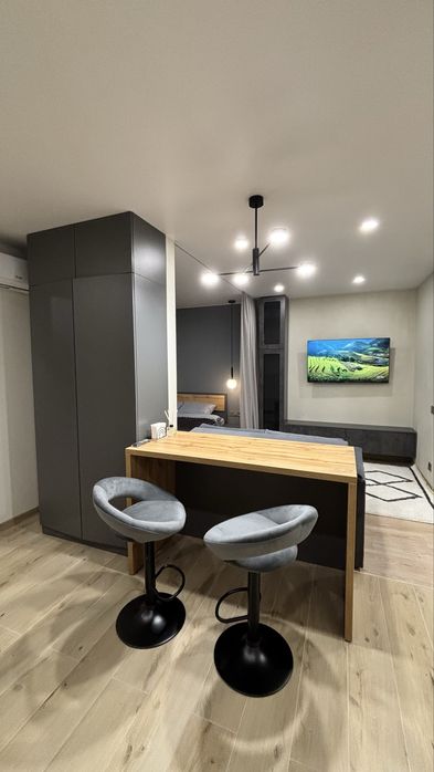 Подобово. Центр. ЖК Домбровський.