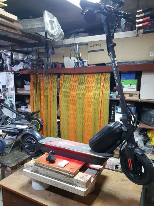 Самокат King Song n10 Plus на тюнинге