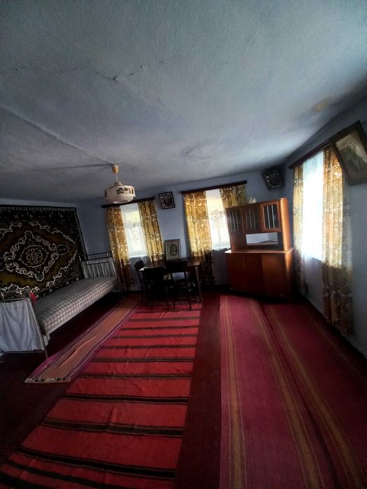 Продам будинок з земельною ділянкою в смт. Вендичанни