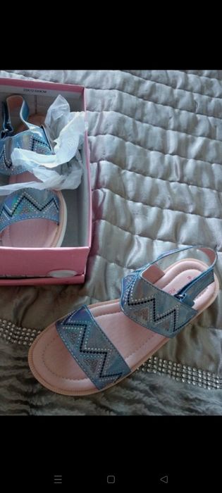 Sandálias de menina