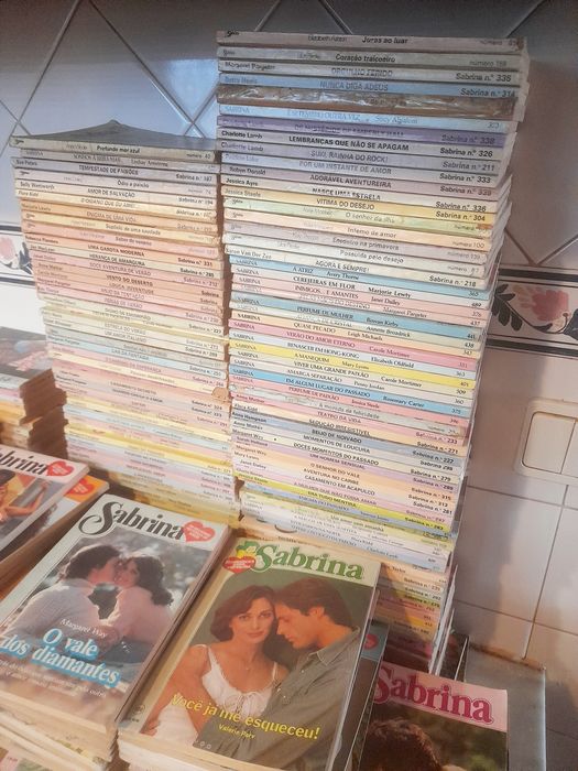 Conjunto de 350 Livros Sabrina Diversos