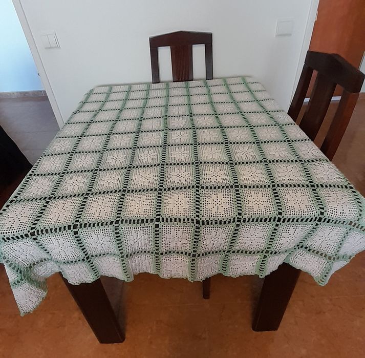 Toalha de mesa em crochê