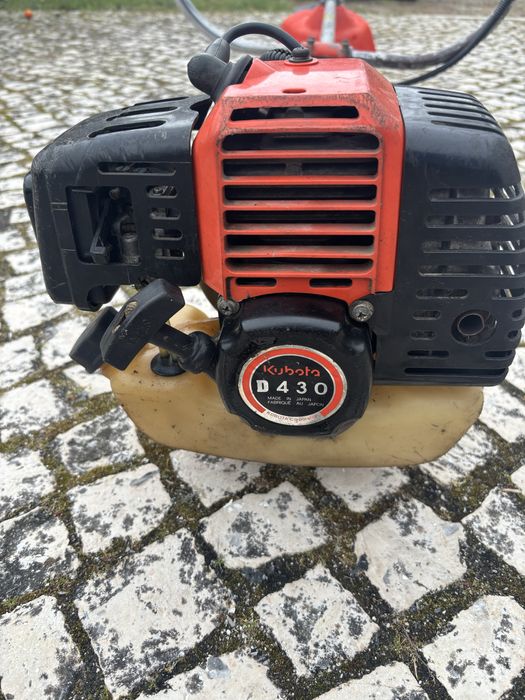 Roçadeira Kubota D430 - bom estado