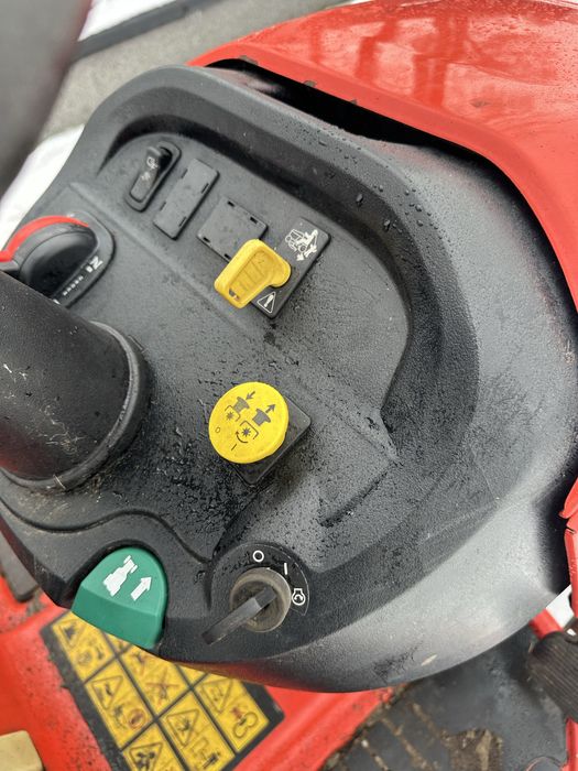 Traktorek ogrodowy kosiarka Simplicity Regent 18HP 2009 rok