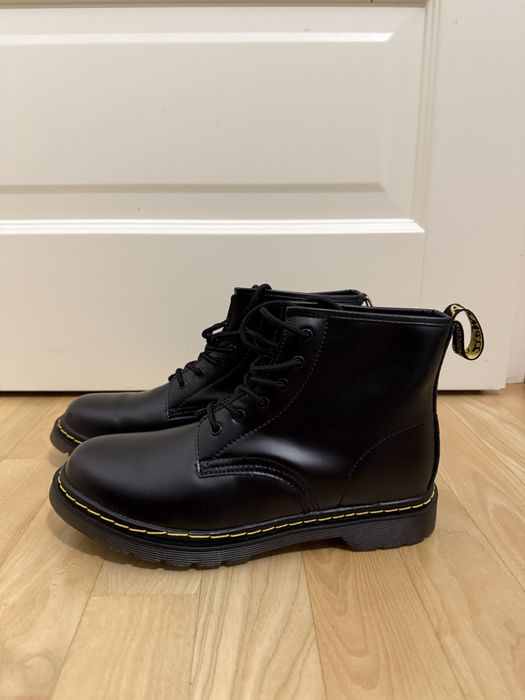 Dr. Martens Black