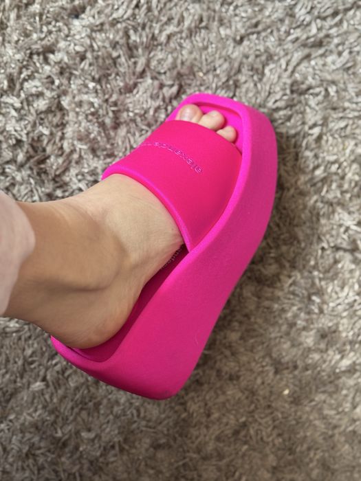 Шльопанці на платформі Аexander Wang