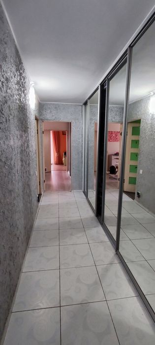 Продам 4 - кімнатну квартиру