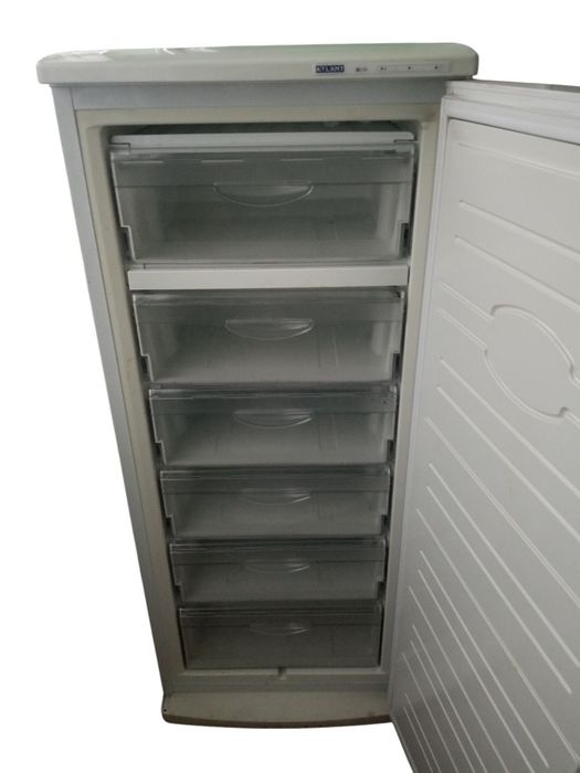 Холодильник,морозильная камера,морозилка