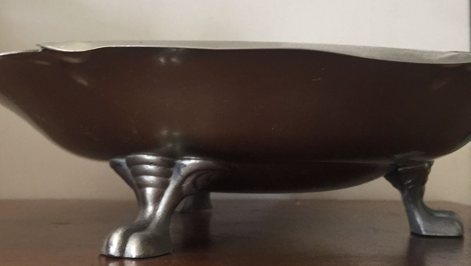 Stara patera misa na 3 nóżkach delikatnie zdobiona vintage 29 cm