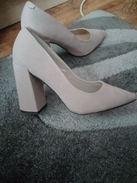 Buty na sprzedaż