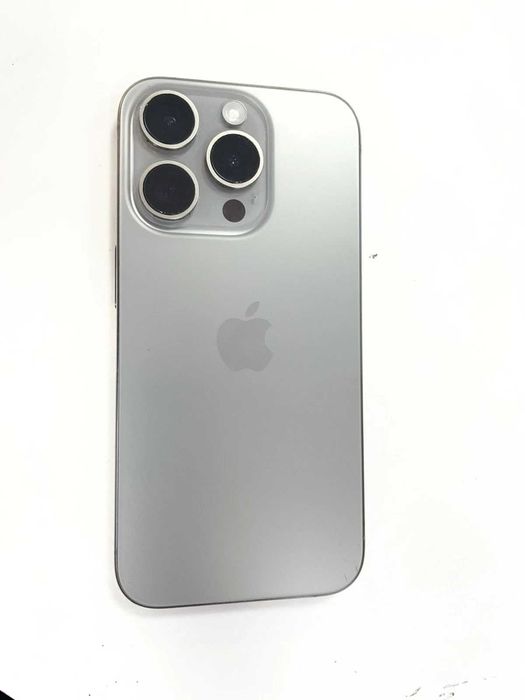 iPhone 15 Pro 256Gb - Cor titânio natural - Desbloqueado