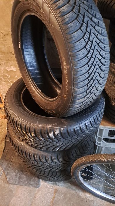 Opony  zimowe  Falken Eurowinter 225×60×18