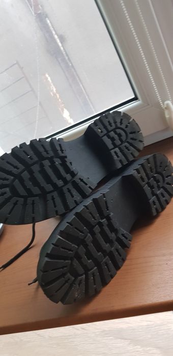 Ботинки женские на высокой грубой подошве